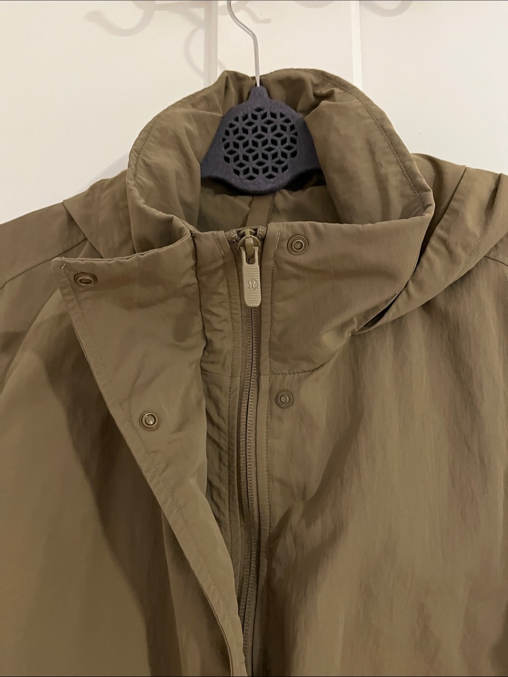 Like new Lululemon Always Effortless Jacket
Size 8 in color: artifact - Picture 4 of 15